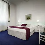 Hostel Dante *