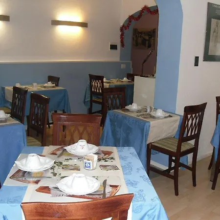 Dante Hostel