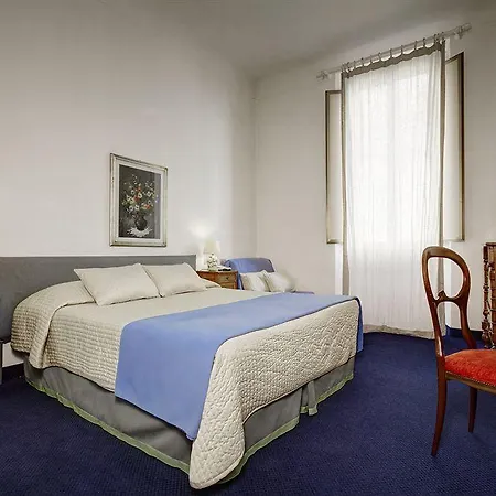 Dante Hostal Rávena